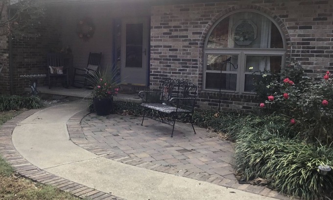 Harrison Casa | Beachy Breeze in the Ozarks and little Italy