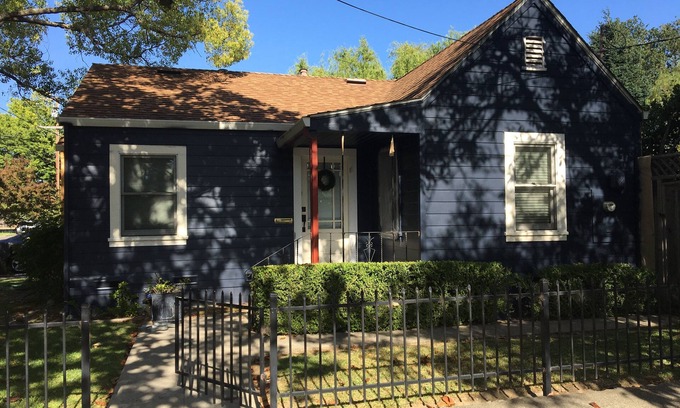 Napa Casa | Beachy feel with easy downtown access - 31 day minimum
