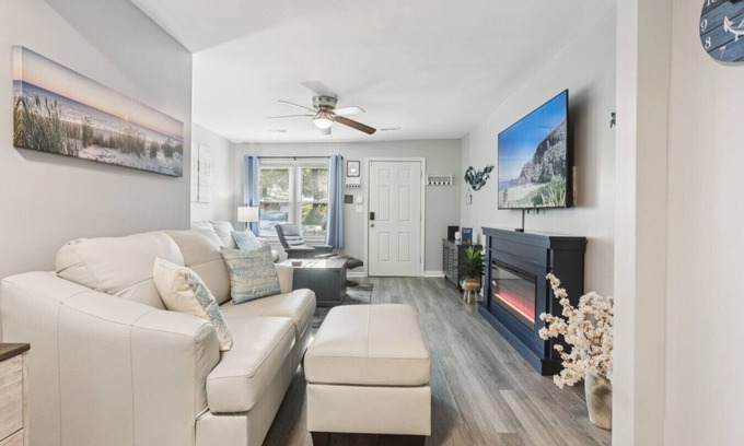 Kansas City Casa | Beachy Haven Duplex - 3BR/2BA, Pet-Friendly with Firepit