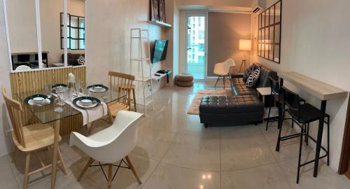 Legazpi Village Apartamento | Beacon Makati Skyline View