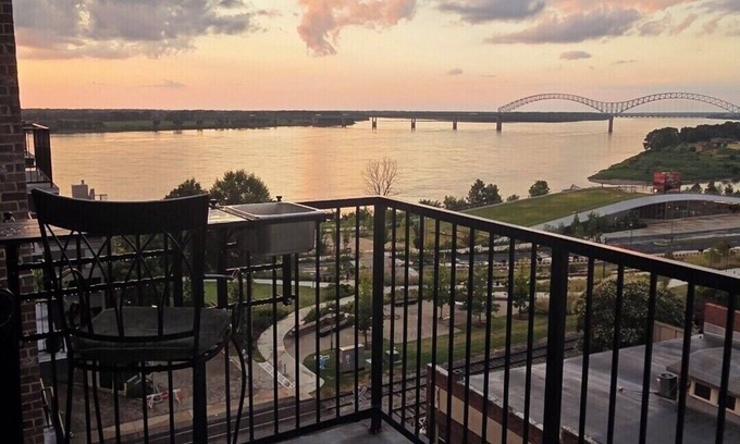 Downtown Memphis Apartamento | Beale Street nights & River sites