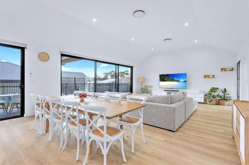 Vincentia Casa | Beam Hideaway - Pool, Spa & all the additional lux