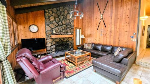 Sunriver Casa | Bear Cabin - 5min walk to village & 12 SHARC passes