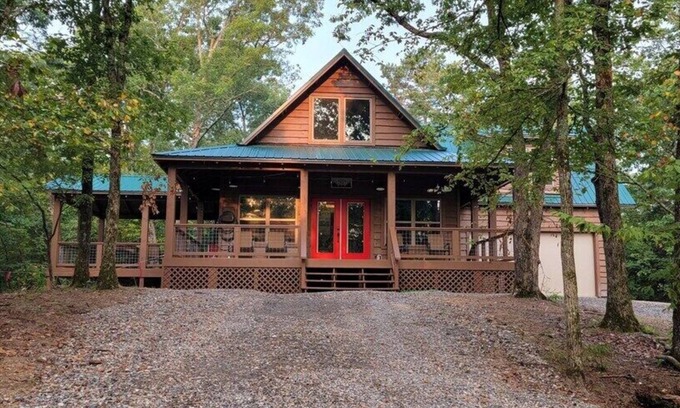 Board Camp Cabina | Bear Creek Cabin
