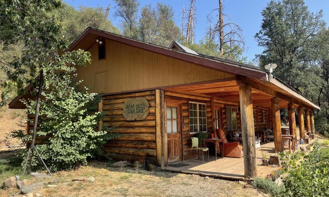 Midpines Hotel | Bear Creek Cabins