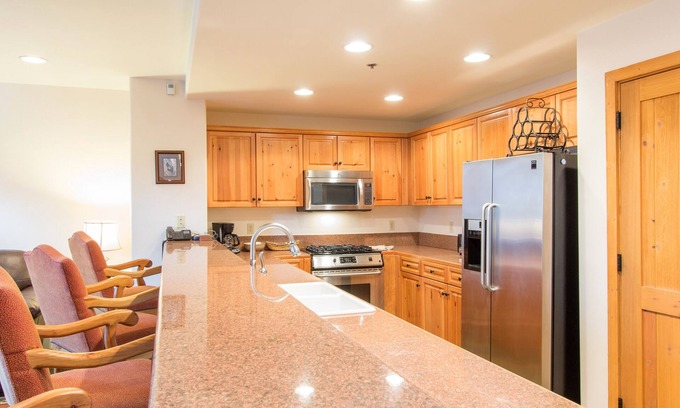 Mountain Village Condominio | Bear Creek Lodge 208 2 Bedroom Condo by Alpine Lodging Telluride