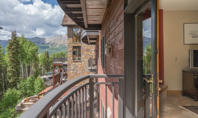 Mountain Village Condominio | Bear Creek Lodge 305ab 2 Bedroom Condo by Alpine Lodging Telluride