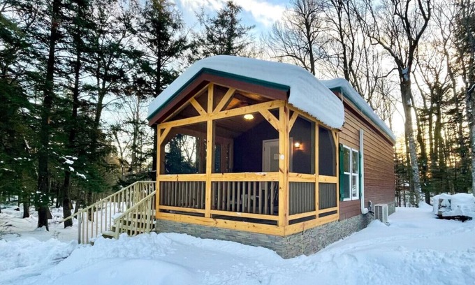 Sayner Casa | Bear Cub Cabin is a cozy 1 bedroom and loft oasis