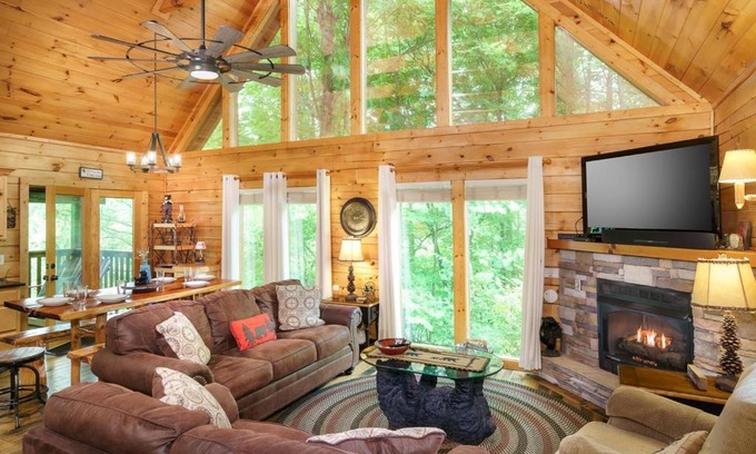 Black Bear Falls Casa | Bear Essentials home