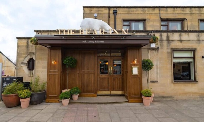 Bath Hotel | Bear Hotel