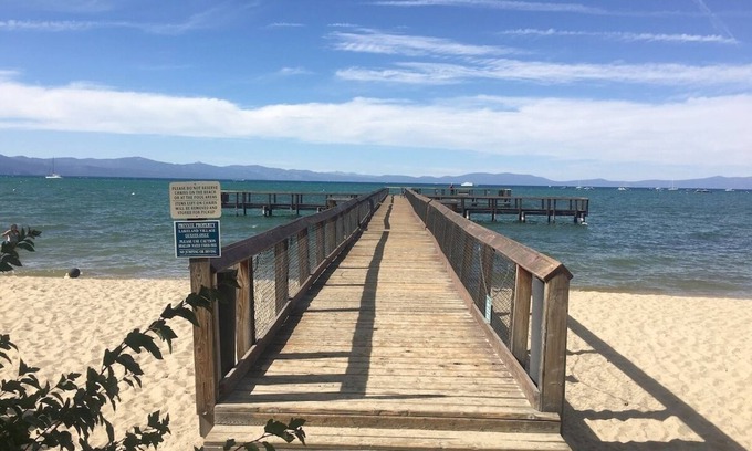 South Lake Tahoe Condominio | Bear Lake Hideaway 3 Bedroom Condo by RedAwning