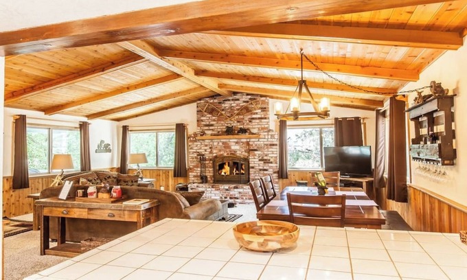 Upper Moonridge Casa | Bear Mt. Retreat