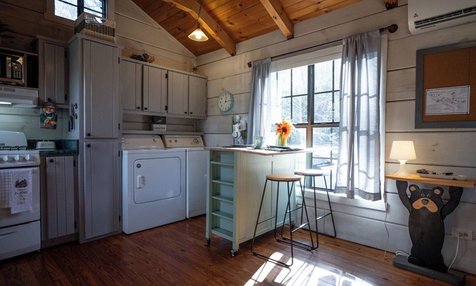 Clayton Cabina | Bear Necessities Cabin