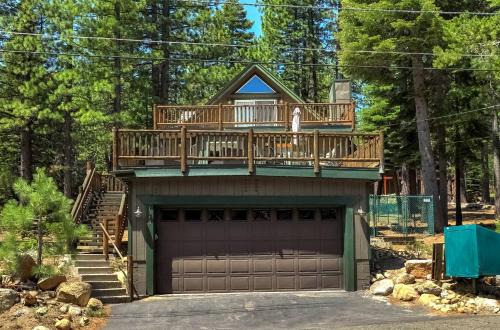 North Upper Truckee Casa | Bear Pause 4BR - Large Deck & Balcony