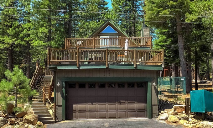 North Upper Truckee Casa | Bear Pause 4BR | Large Deck & Balcony