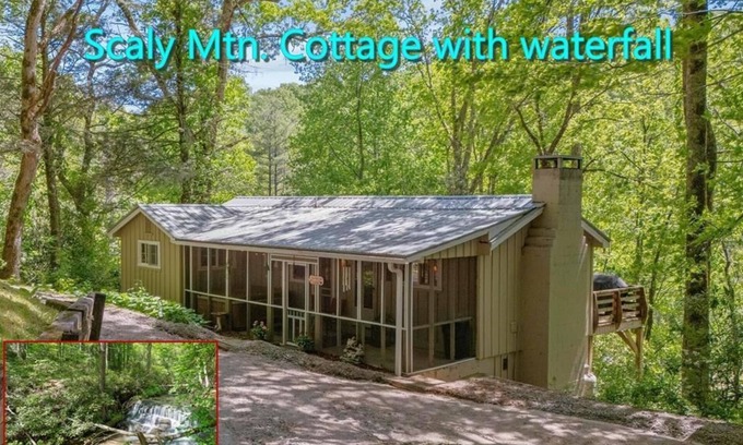 Scaly Mountain Cabina | Bear Ridge Cabin. HOT TUB ¡Recién agregado! Acogedor y aislado. Cerca de Highlands, Carolina del Norte.