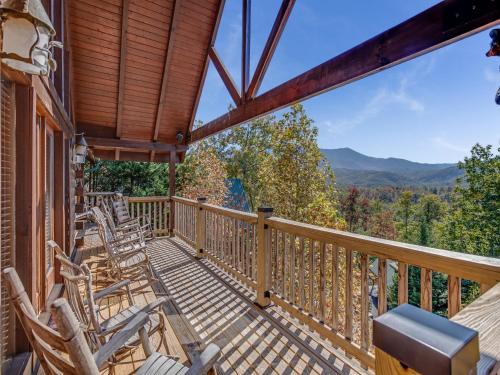 Black Bear Falls Casa | Bear Slide