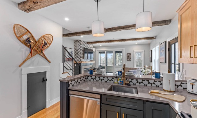 Waterville Valley Casa | Bearfoot Lodge: Gorgeous, Newly Built & Furnished, Beach, Hike, Bike