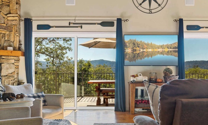Lake Arrowhead Casa | Bearfoot Lodge Near Hiking & Skiing!