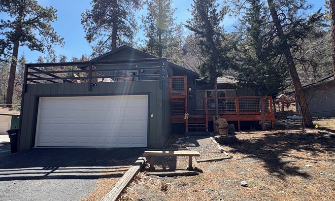 Wrightwood Casa | Beary Cozy Cabin, 3-bdrm house in Wrightwood with WiFi. EV charger