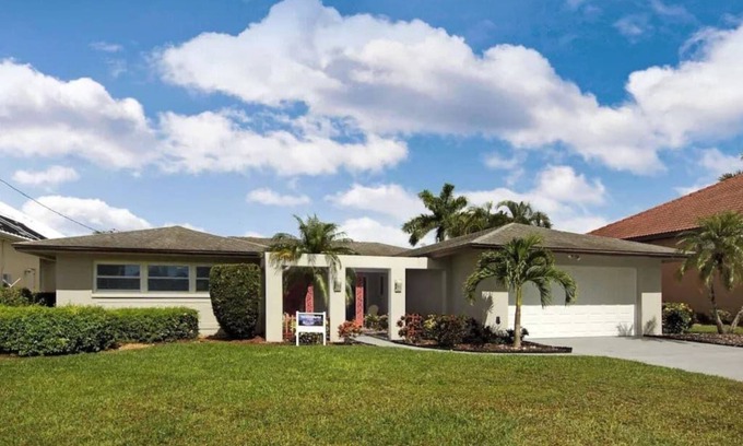 Caloosahatchee Villa | Impresionante vista del río - Piscina de agua salada | 3BR | Mesa de billar