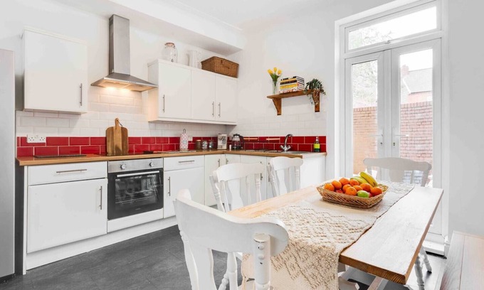 Liverpool Casa | Beatles | Penny Lane | Sefton Park | Free Parking