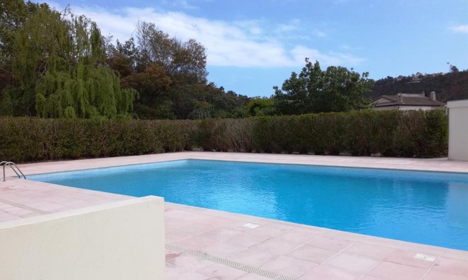Mandelieu-La-Napoule Apartamento | Beau deux pièces avec piscine