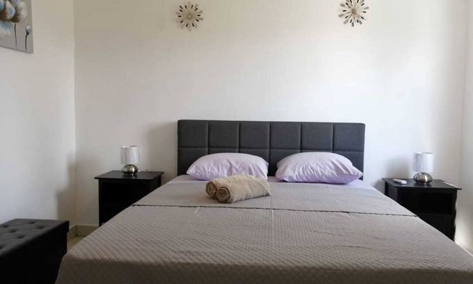 Punal Apartamento | Beautiful Modern 3 Bedrooms Apartment