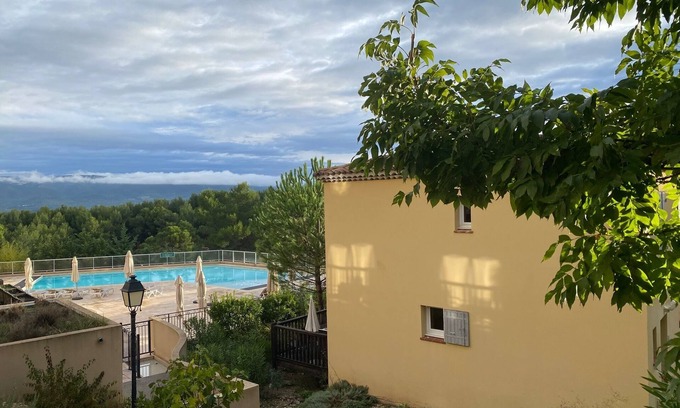 Pont Royal Casa | Beau Duplex Bien Équipé Avec Terrasse Dans Résidence Avec Piscine
