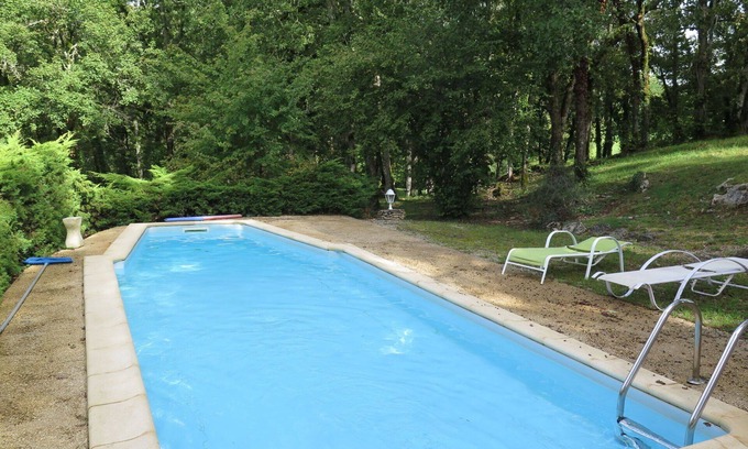 Blanquefort-sur-Briolance Casa | Casa de vacaciones privada con WIFI, piscina privada, TV, terraza, mascotas permitida, aparcamiento