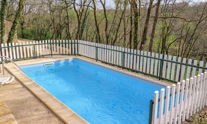 Blanquefort-sur-Briolance Casa | Casa de vacaciones privada con piscina privada, WIFI, TV, terraza, mascotas permitida, aparcamiento