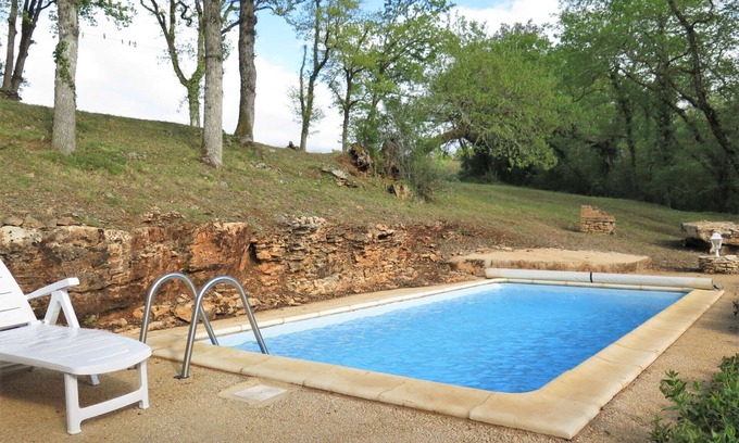Blanquefort-sur-Briolance Casa | Casa de vacaciones privada con piscina privada, WIFI, TV, terraza, mascotas permitida, aparcamiento