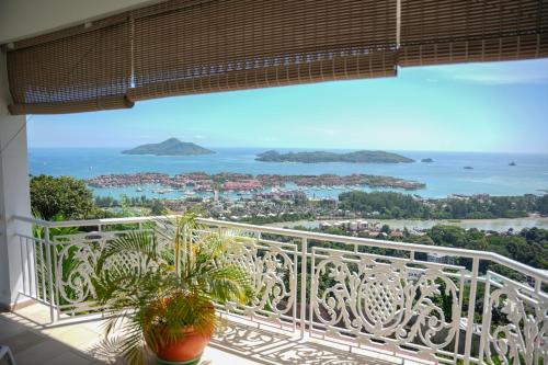 Zig Zag Ward Apartamento | Beau Soleil Stunning Sea View One Bedroom Apartment