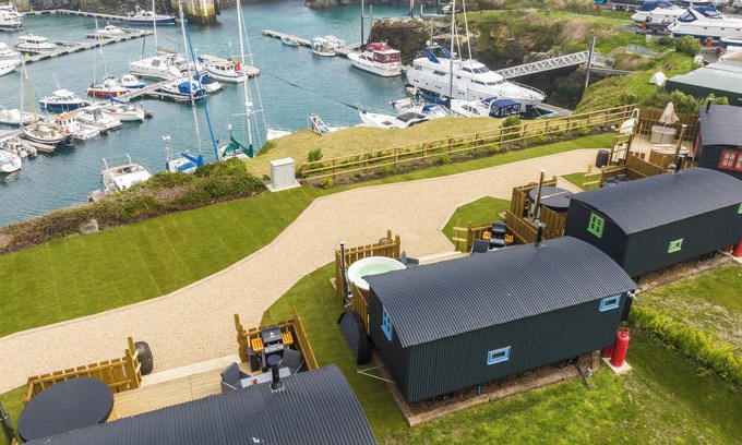 La Moye Cabina | Beaucette Marina