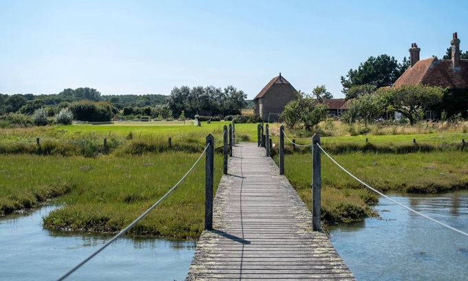 New Forest District Cabaña | Beaulieu River Views, Gorgeous Barn conversion