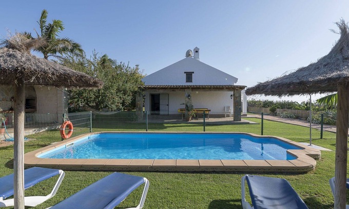 Conil de la Frontera Casa | Preciosa casa de vacaciones privada con piscina privada, A/C, WIFI, TV, terraza, aparcamiento