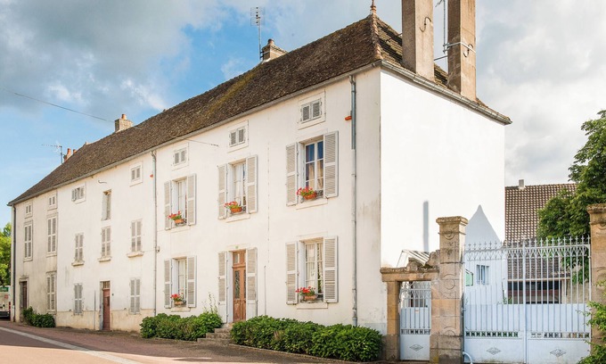 Saint-Berain-sur-Dheune Cabaña | Beautiful country home in the heart of Burgundy!