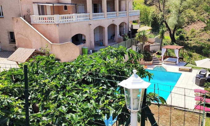 Saint-Raphael Casa | Hermosa spatieuse villa tranquila zona residencial