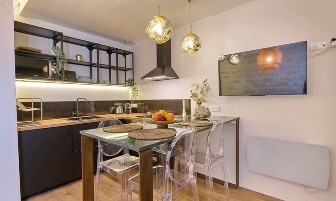 Veneux-les-Sablons Apartamento | ★★★★★ Beautiful Duplex Design with private terrace - Ideally located