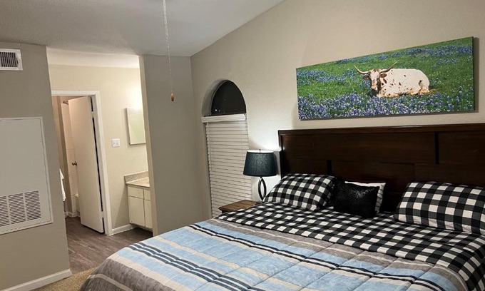 George Bush Park/Eldridge Apartamento | Beautiful 1-bedroom Townhome with nice amenities
