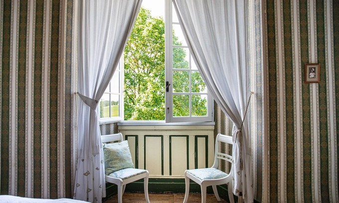 Laussou Casa | Beautiful 12th century castle in lush green valley