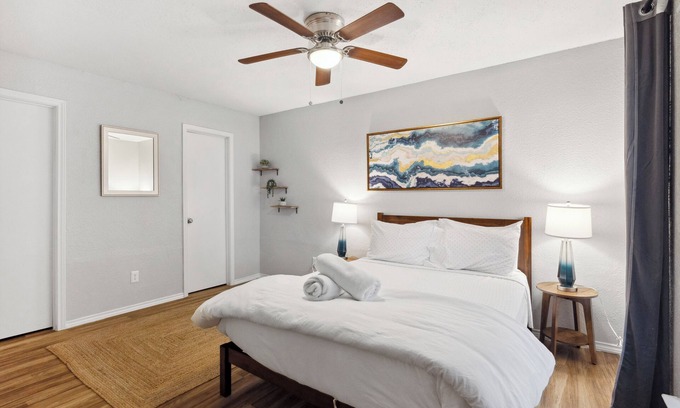 Coronado Hills Apartamento | Beautiful 1BD/1BA in University Hills 9235