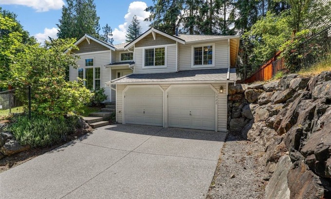 North Creek Casa | Beautiful 1Br Condo at Cozy & Safe Neighbourhood