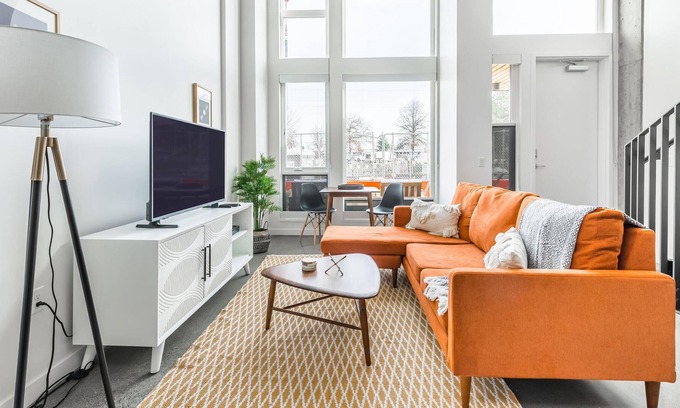 Wilburton Apartamento | Beautiful 1BR in Bellevue, Gym + Pet-Friendly