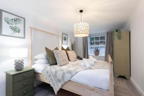 Cheltenham Apartamento | Beautiful 2-Bed 2 Bath Regency Flat with Parking
