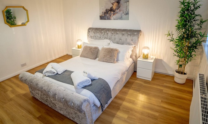 Slough Apartamento | De Lujo-Apartamento-Baño Privado-Vista a la Calle