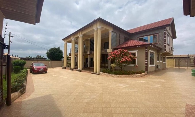 Kumasi Apartamento | Beautiful 2-Bed Apartment in Kumasi