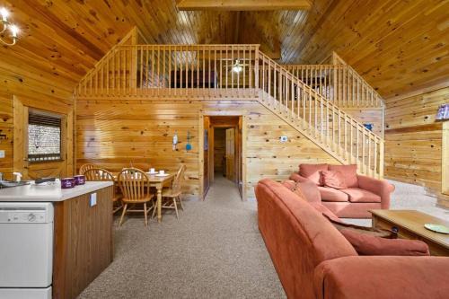 Sevierville Casa | Beautiful 2 Bed Cabin with Hot Tub and Resort Pool