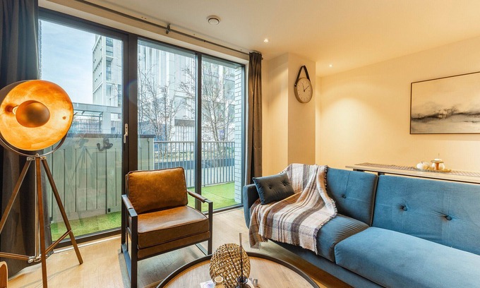 Queenstown Casa | Beautiful 2 bed duplex adjactent to the Battersea Power Station