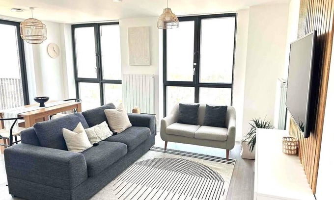 Barking Apartamento | Beautiful 2 Bed Penthouse with balcony views Ldn